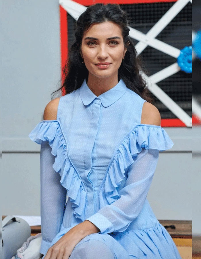 tuba buyukustun londra moda haftasina katildi 5