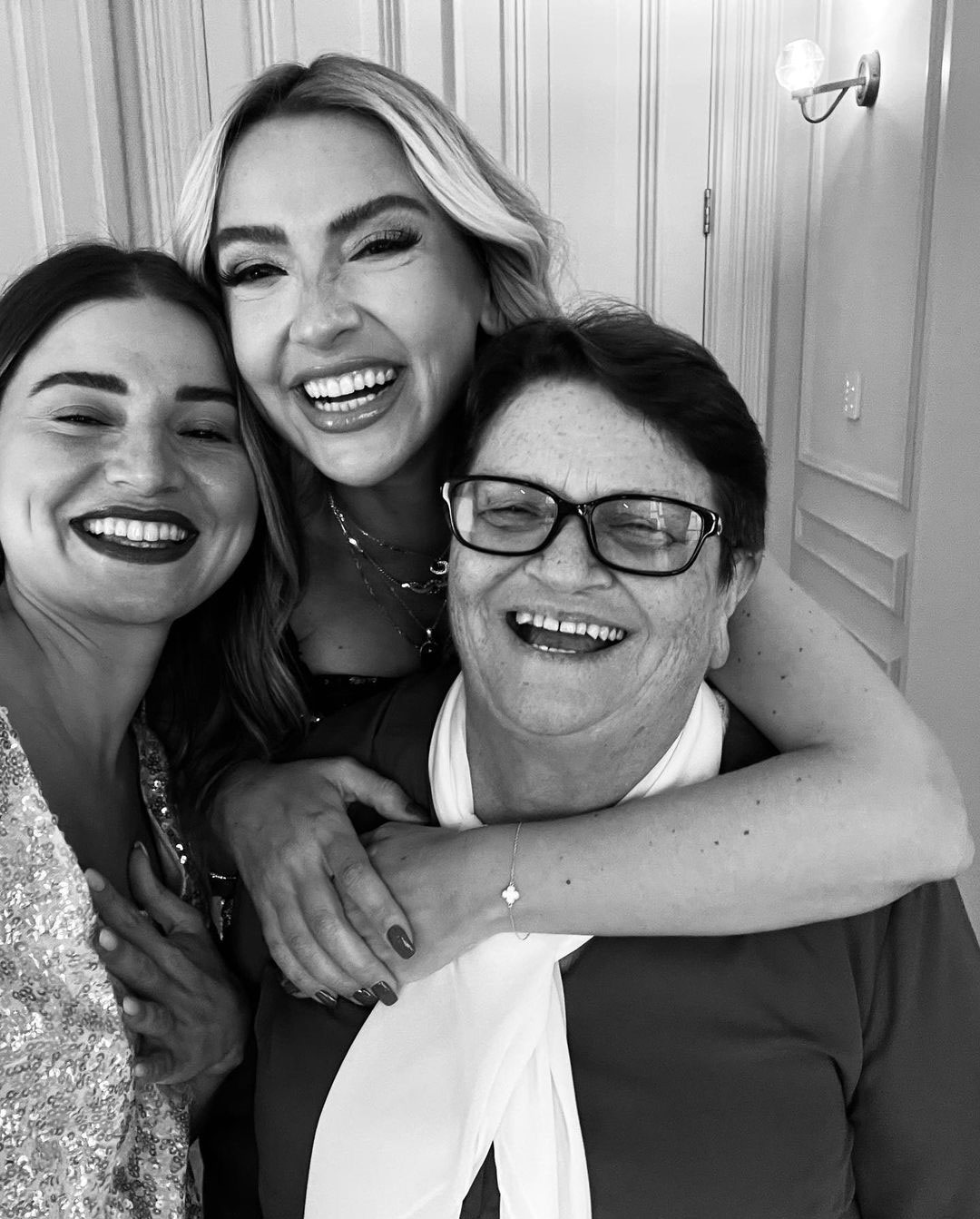 hadise annesiyle vergi kaciriyor iddiasi 2